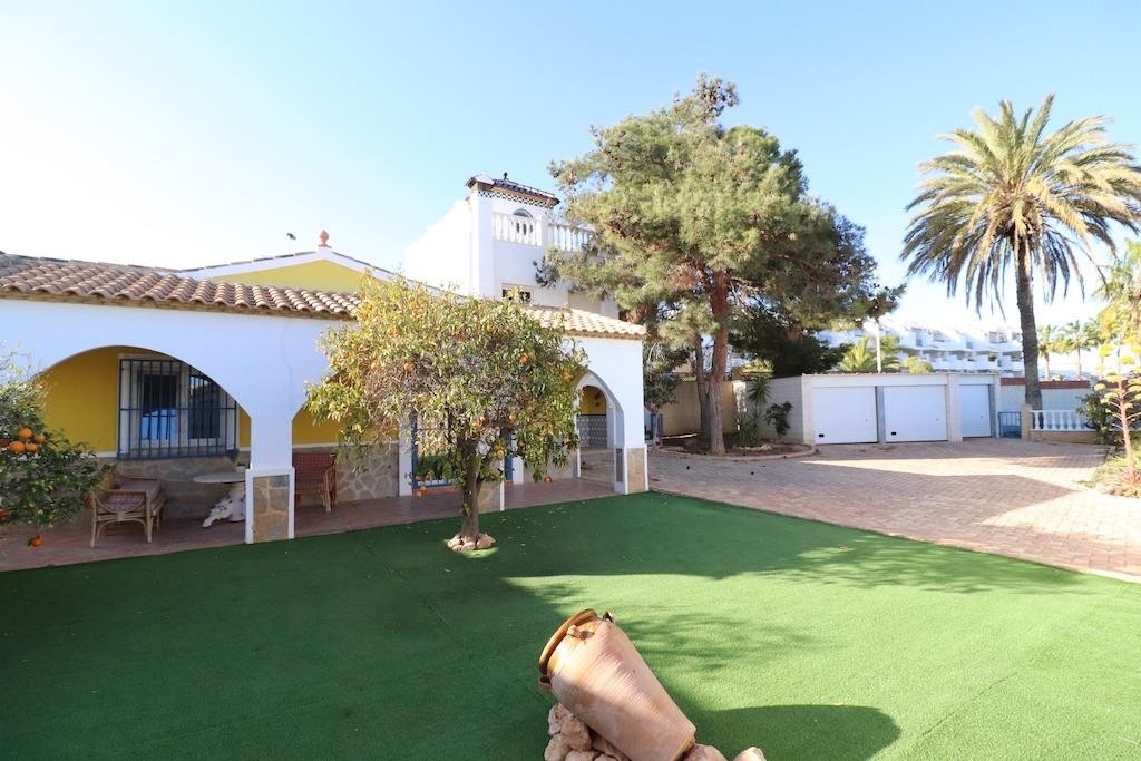 Detached Villa Los Dolses Costa Blanca South Spain