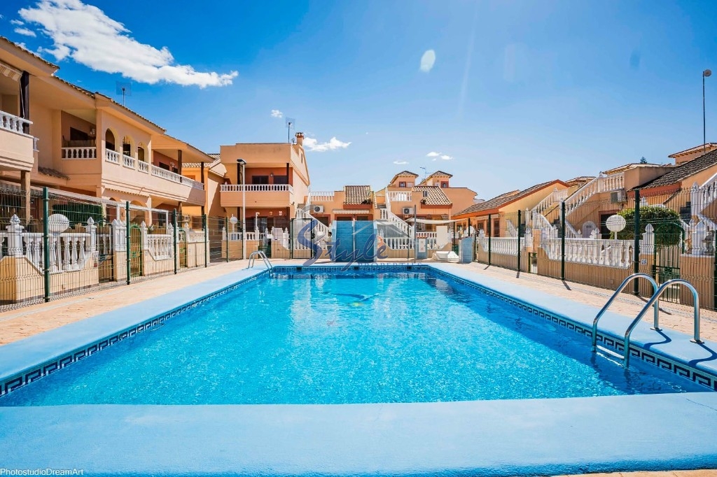 Comprar triplex adosado con jardín y piscina en El Limonar, Torrevieja. ID 6154